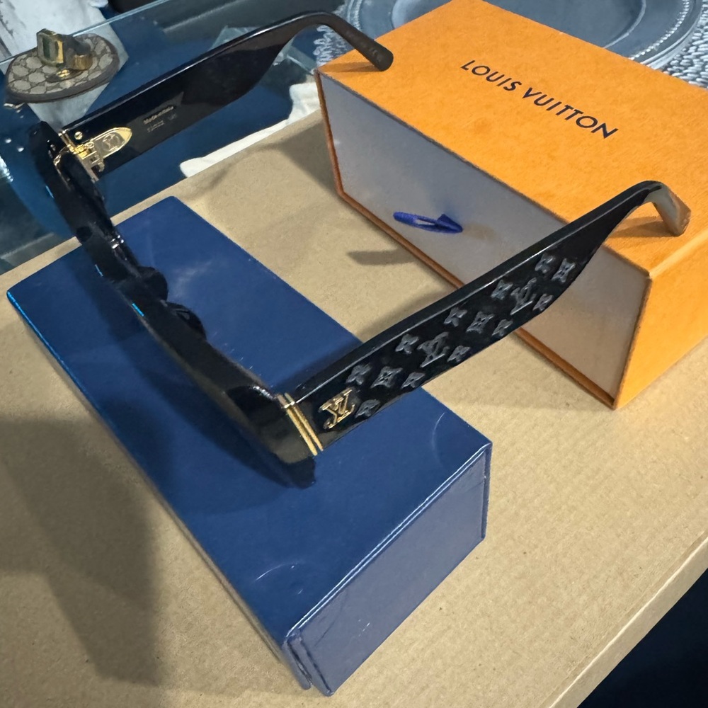 LV Empreinte Square Sunglasses - Picture 3 of 7